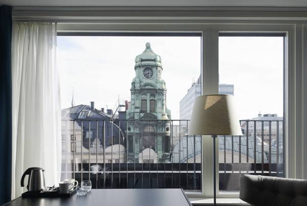 Grand Central, superiorroom, view Kungsgatan